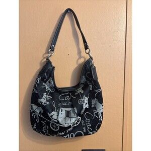 Coach horse and carriage hobo shoulder bag y2k 90s vintage purse handbag
